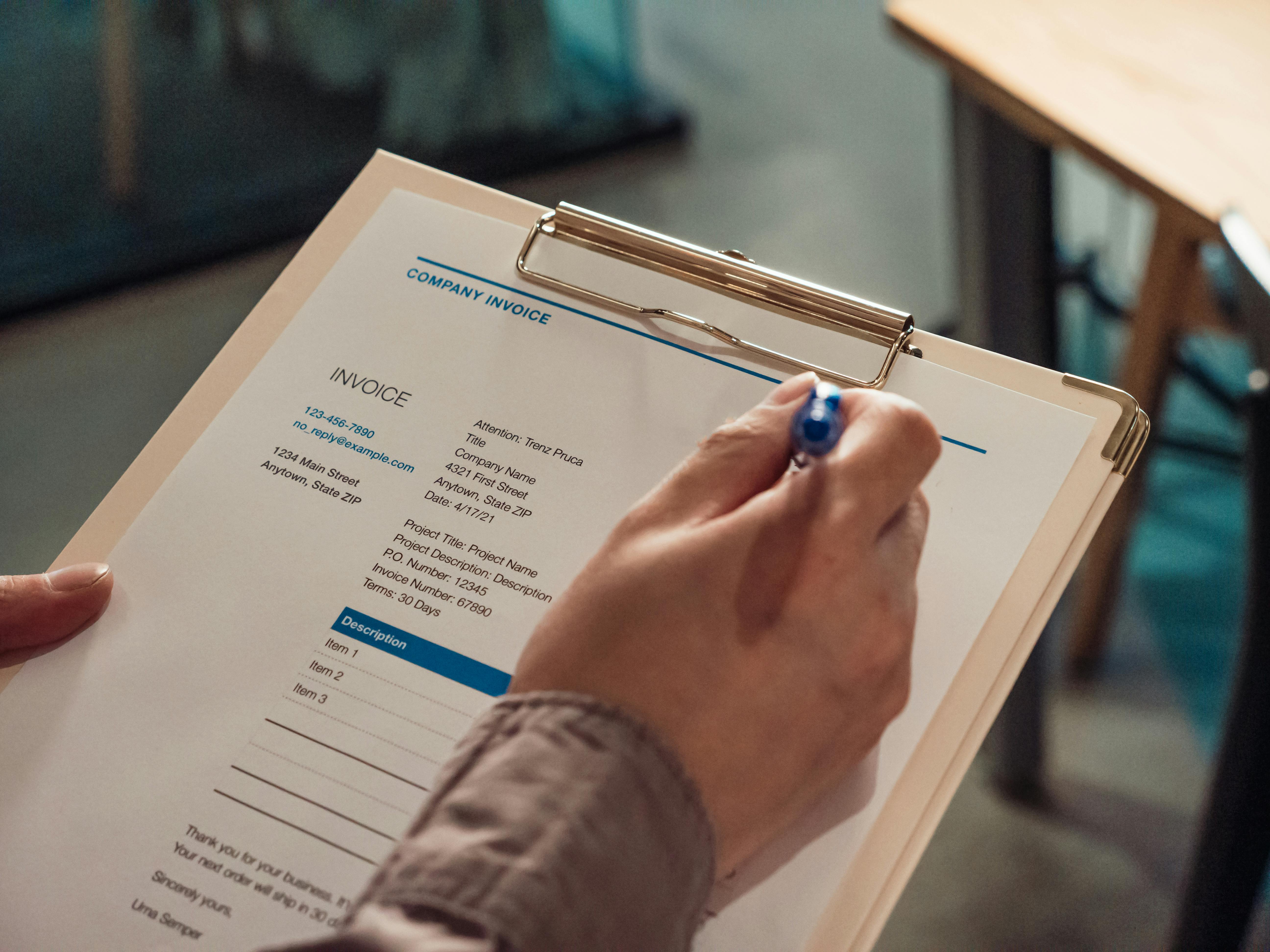 Panduan membuat invoice freelance profesional